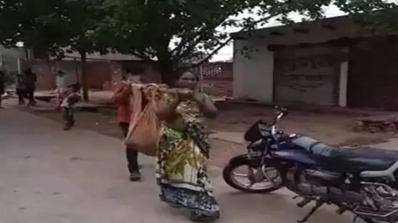 ଶାରୀରିକ ଭିନ୍ନକ୍ଷମ ପୁଅ ପାଇଁ ମା’ ସାଜିଲା ଶ୍ରବଣ କୁମାର