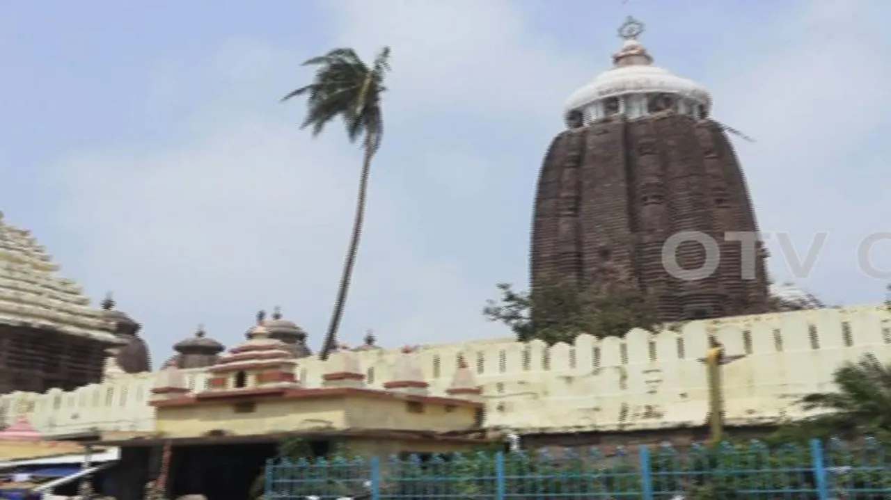 ରଥକାଠ ପଡ଼ି ଶ୍ରମିକ ଗୁରୁତର