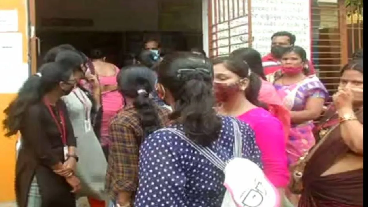 ମାଟ୍ରିକ ଫଳାଫଳକୁ ନେଇ ଅସନ୍ତୋଷ: ତାତିଲେ ଛାତ୍ରଛାତ୍ରୀ, ଅଭିଭାବକ