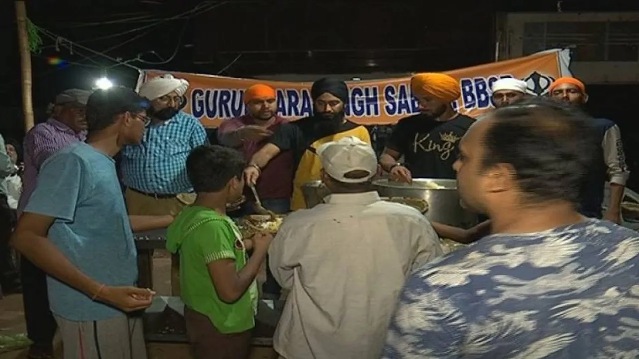 ବାତ୍ୟା ବିପନ୍ନଙ୍କୁ ସହାୟତାର ହାତ ବଢ଼ାଇଲେ ଶିଖ୍‌ ସମ୍ପ୍ରଦାୟ