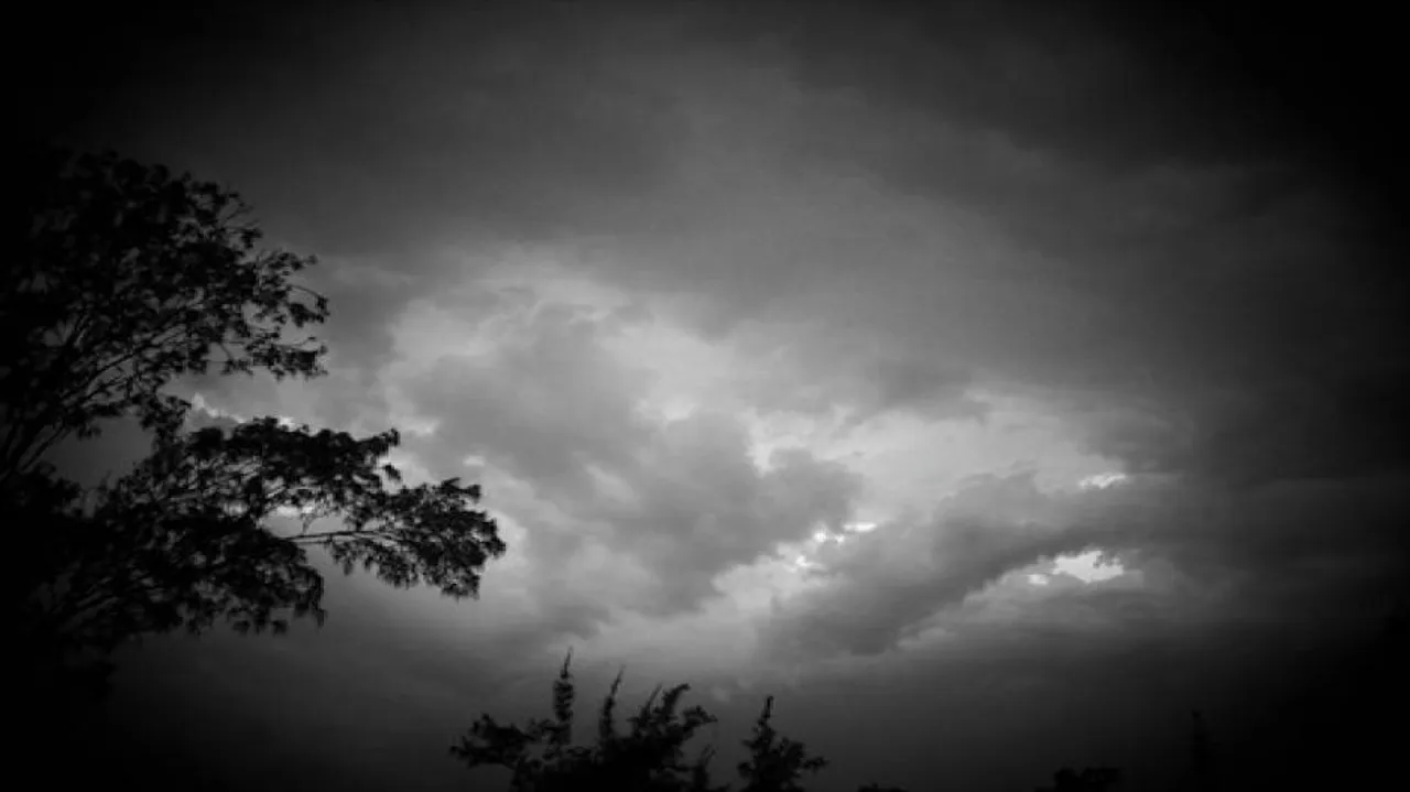 ଦିନ ୧୧ଟା ଭିତରେ ହୋଇପାରେ କାଳବୈଶାଖୀ, ୪ଟି ଜିଲ୍ଲାକୁ ସତର୍କ କଲା ପାଣିପାଗ କେନ୍ଦ୍ର