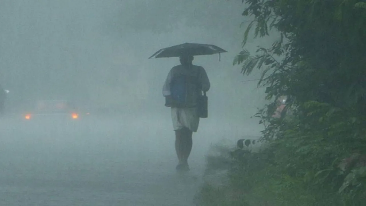 ଘଡ଼ଘଡ଼ି ସହ ବଜ୍ରପାତ ଆଶଙ୍କା; ୧୦ ଜିଲ୍ଲାକୁ ୟେଲୋ ଓ୍ୱାର୍ଣ୍ଣିଂ