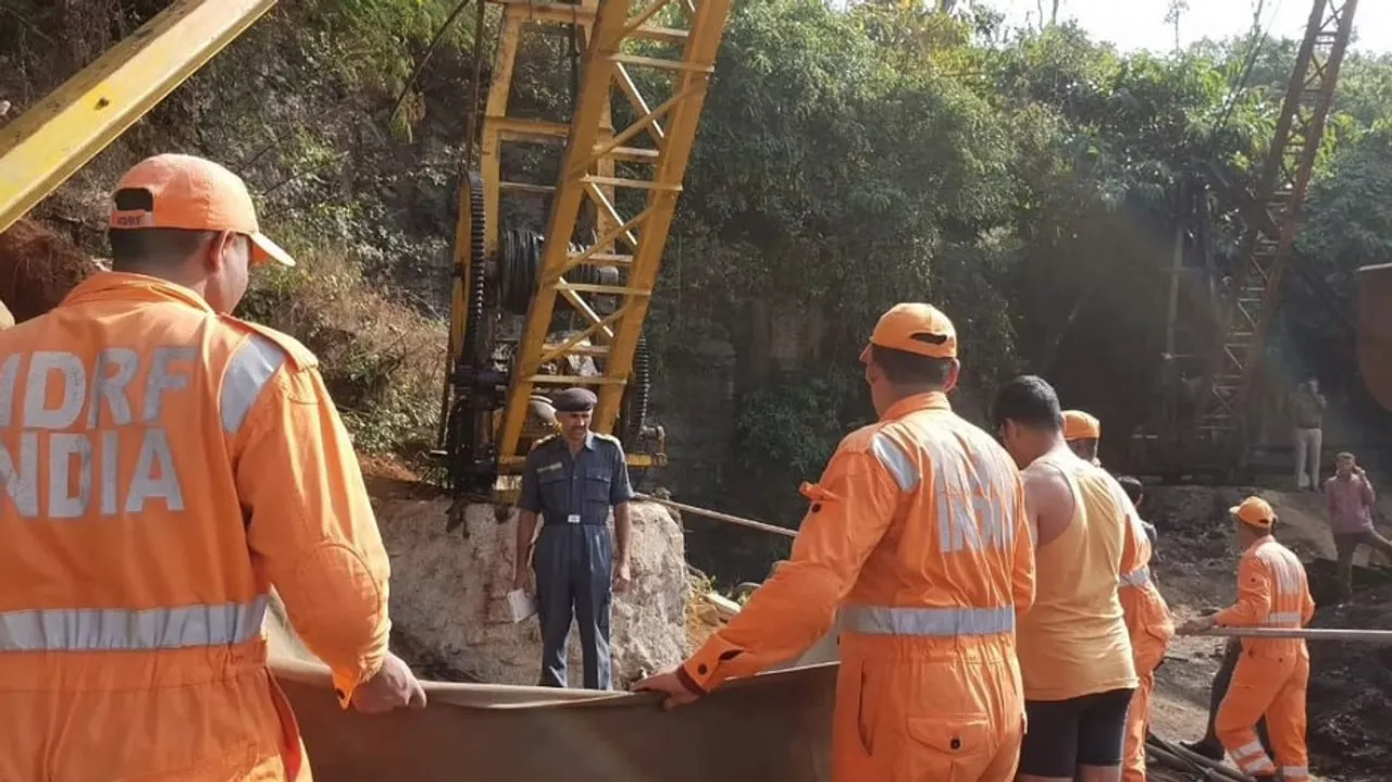 Labourers Trapped Inside Quarry Rescued InTamil Nadu