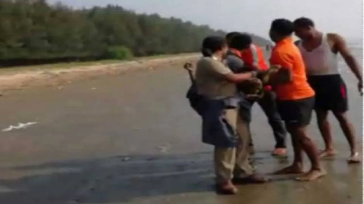 ଡଙ୍ଗା ସହ ସେଲ୍‌ଫି ନେବା ବେଳେ ଭାସିଗଲେ ୨ ଯୁବକ