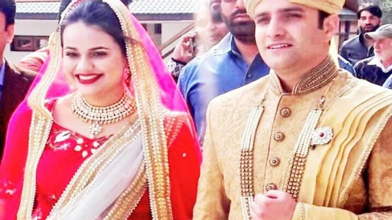 ଆଇଏଏସ୍‌ ଟପ୍ପର ଟୀନା ଡାବିଙ୍କ ରିସେପ୍‌ସନ୍‌ ପାର୍ଟିରେ ଉପରାଷ୍ଟ୍ରପତିଙ୍କ ସମେତ ବହୁ ପ୍ରମୁଖ ‍ବ୍ୟକ୍ତି ବିଶେଷ, ଦେଖନ୍ତୁ ଫଟୋ