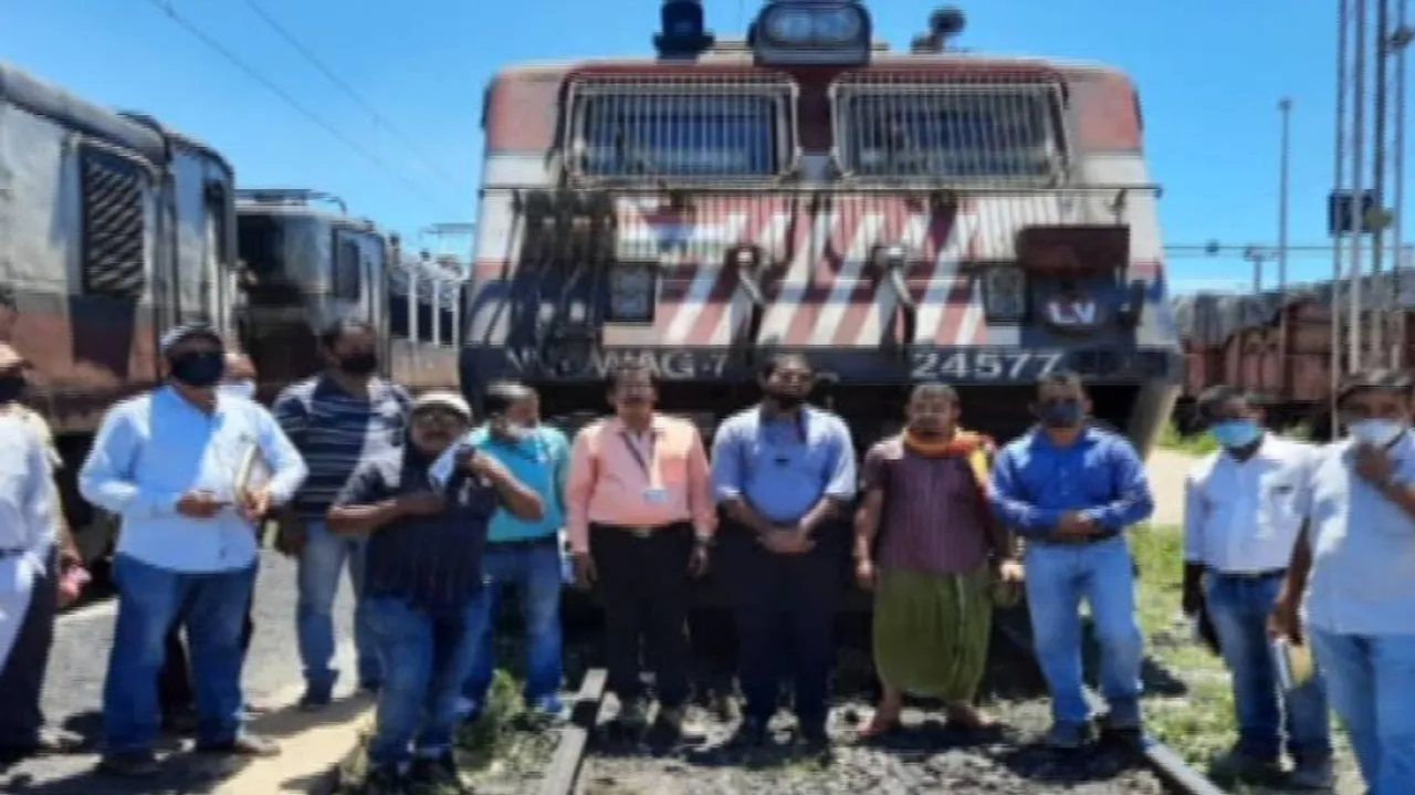 ପାରାଦୀପ-ହରିଦାସପୁର ରେଳ ଚଳାଚଳ; ଗଡ଼ିବା ପୂର୍ବରୁ ବିରୋଧ