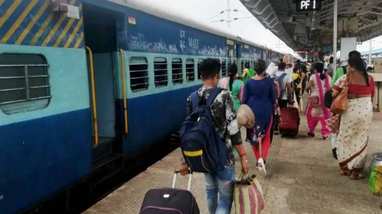 ବାତ୍ୟା ଯୋଗୁ ରେଳସେବା ବାଧାପ୍ରାପ୍ତ, ପୁଣି ୭ଟି ଟ୍ରେନ୍ ବାତିଲ୍