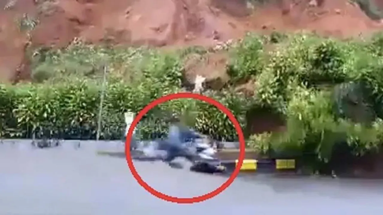 ରାସ୍ତାରେ ବ୍ୟକ୍ତି ଜଣଙ୍କ ଯାଉଥିଲେ, ହଠାତ୍‌ ହେଲା ଭୂସ୍ଖଳନ, ଆଉ ତା’ପରେ...