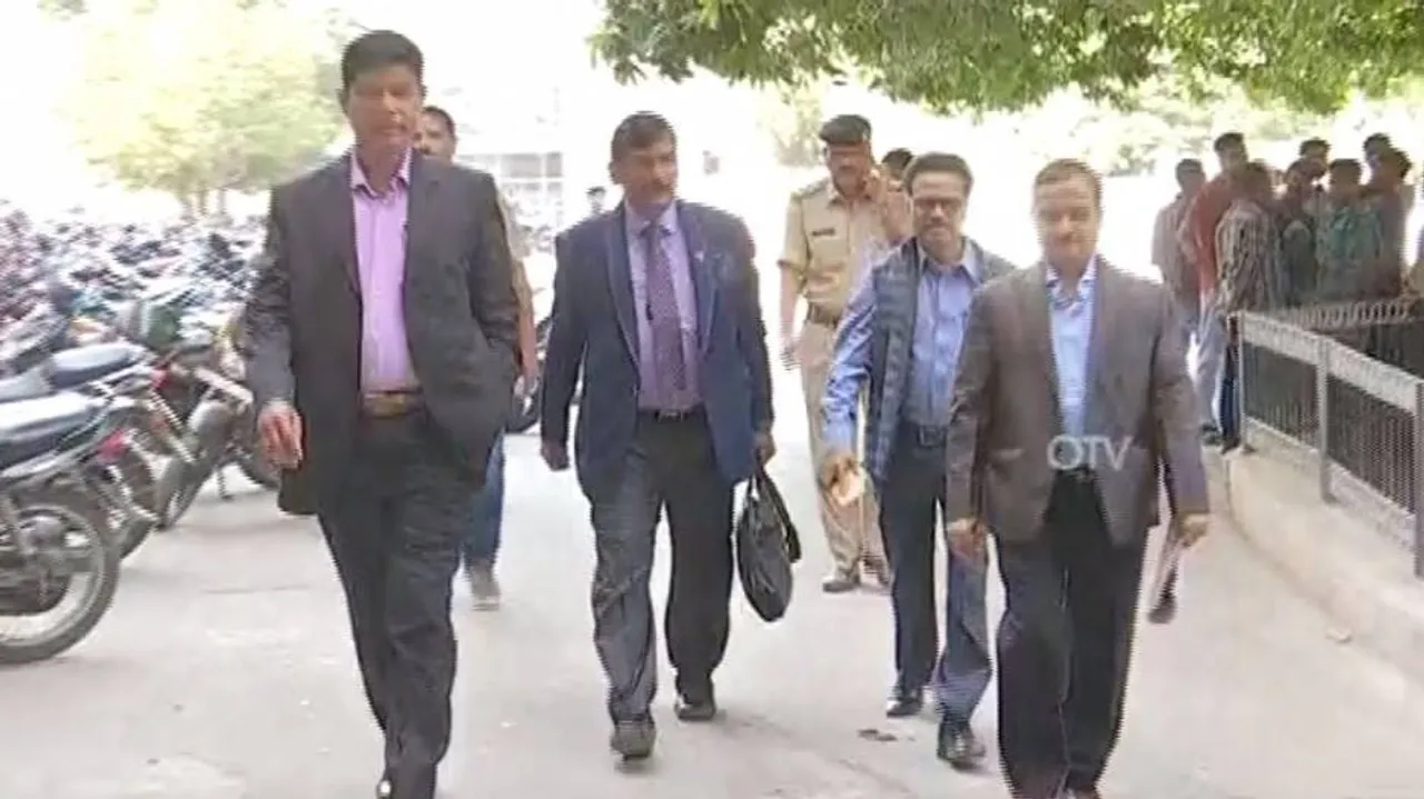 ବୁର୍ଲା ଭିମ୍‌ସାର ନିର୍ଦ୍ଦେଶକଙ୍କ ବିରୋଧରେ ଅାସିଥିବା ଅଭିଯୋଗର ତଦନ୍ତ ଆରମ୍ଭ