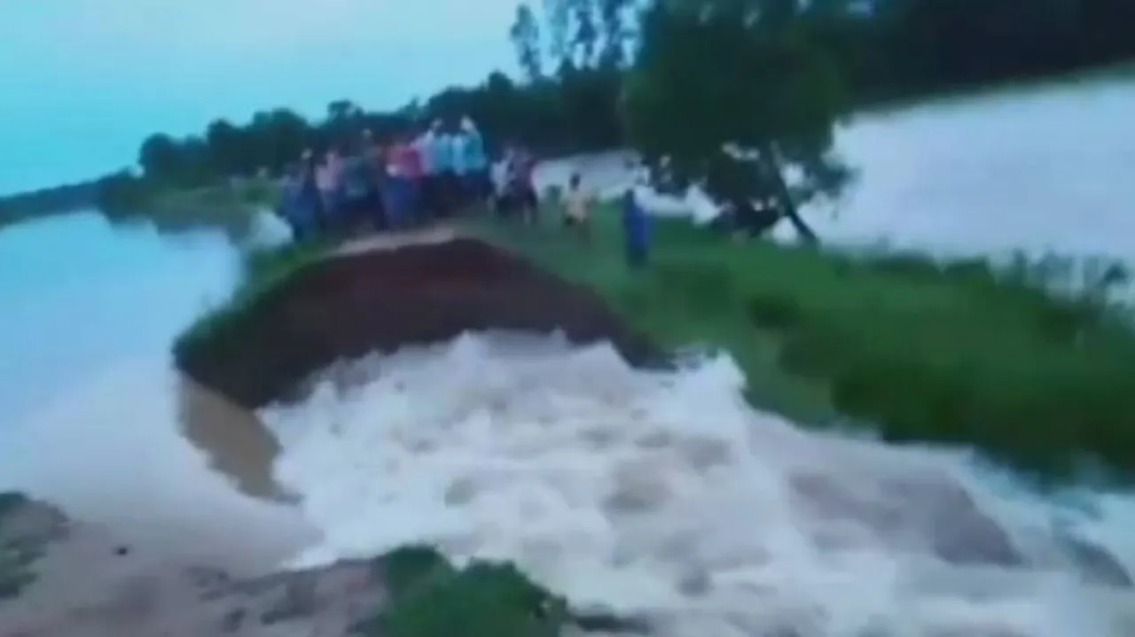 ଚାଷ ଜମିରେ ମାଡ଼ିଆସିଲା ୪ ଫୁଟ୍‌ର ପାଣି