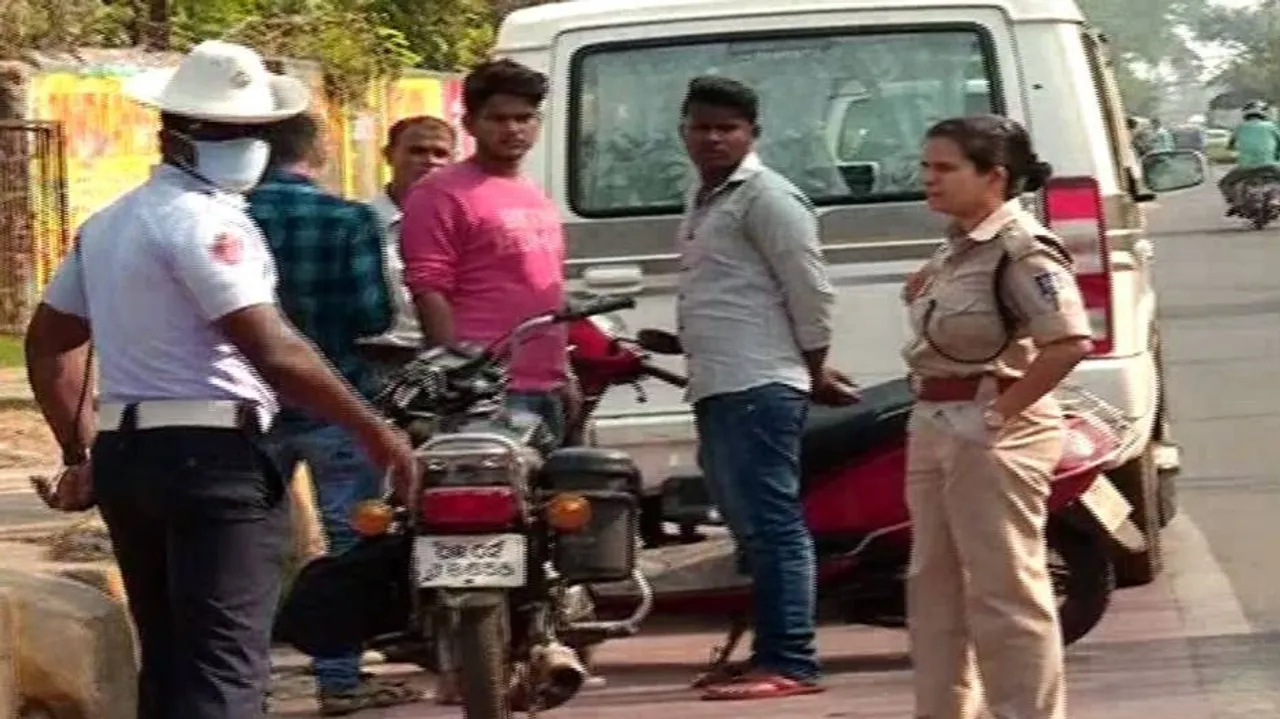 ଚିନ୍ତା ବଢାଇଲା ରଙ୍ଗ୍ ସାଇଡ୍ ଡ୍ରାଇଭିଂ