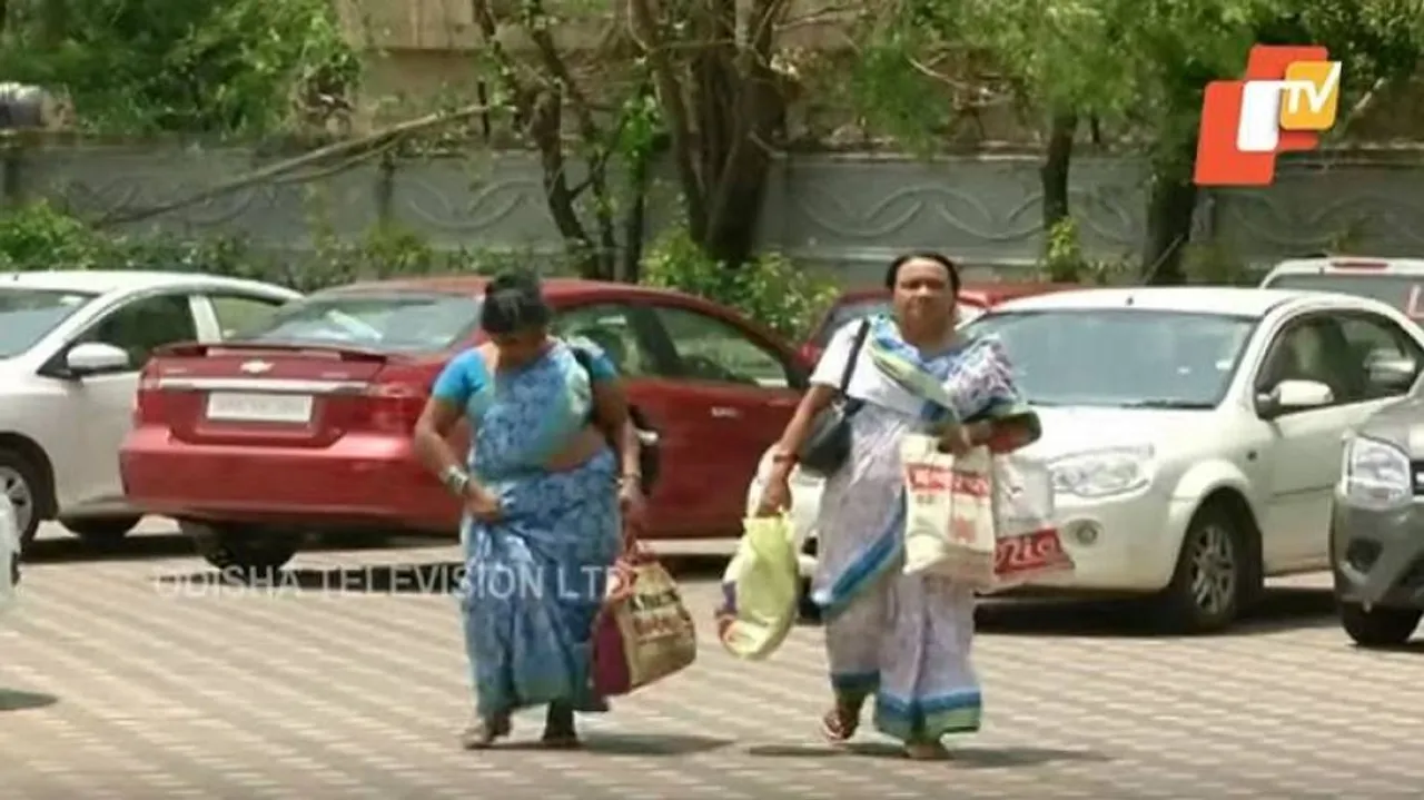 ବାତ୍ୟା ପରେ ହୋଟେଲ୍‌ ମୁହାଁ ରାଜଧାନୀବାସୀ