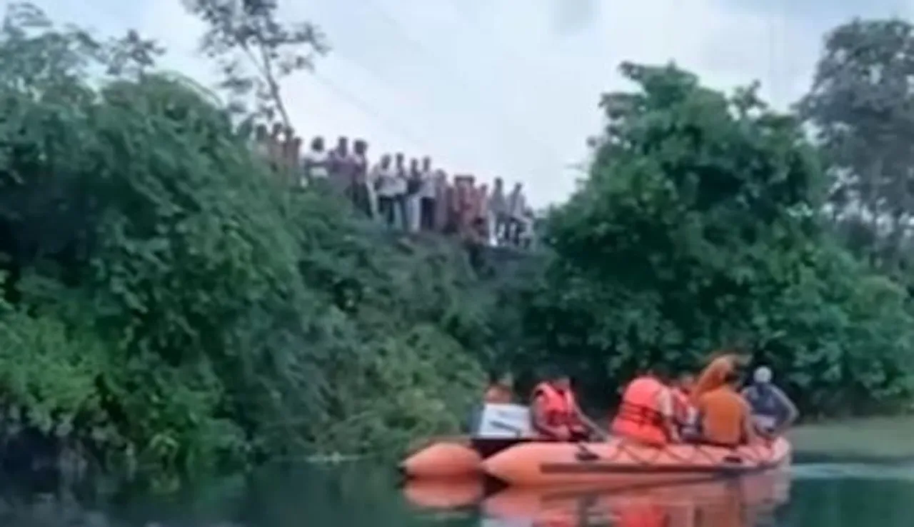 Container truck plunges into Gajapati's Harabhangi Dam, rescue efforts underway