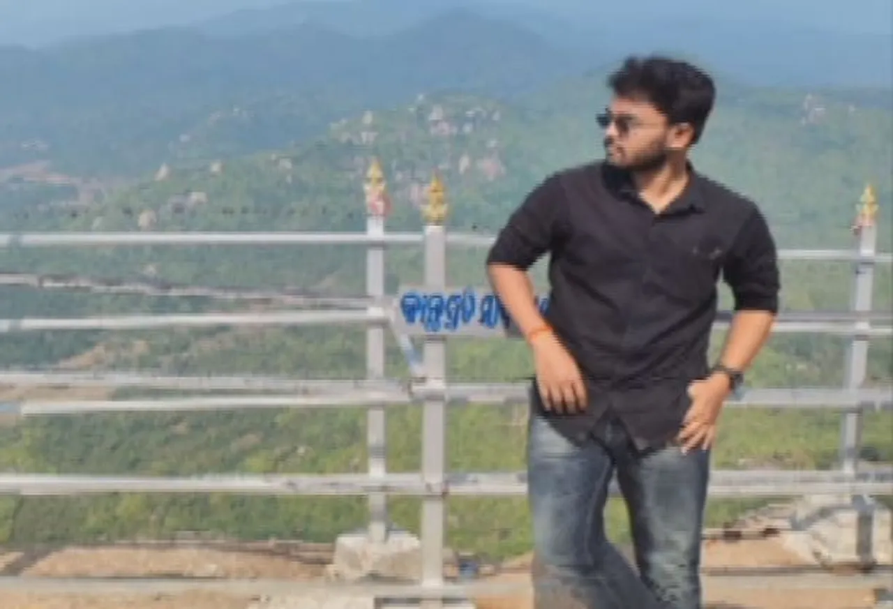 B.Tech student found hanging rented house in Odisha’s Rayagada; suicide note recovered