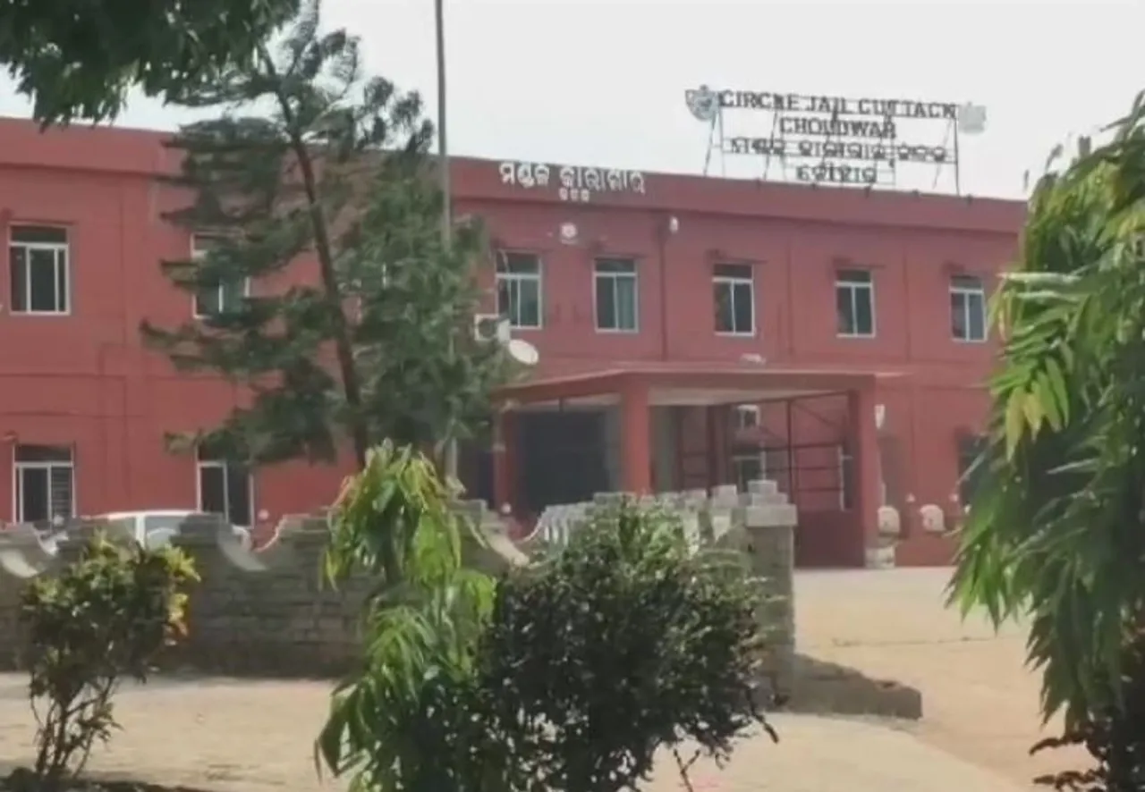 Two hardcore criminals escape from Cuttack’s Choudwar jail amid Dussehra festivities