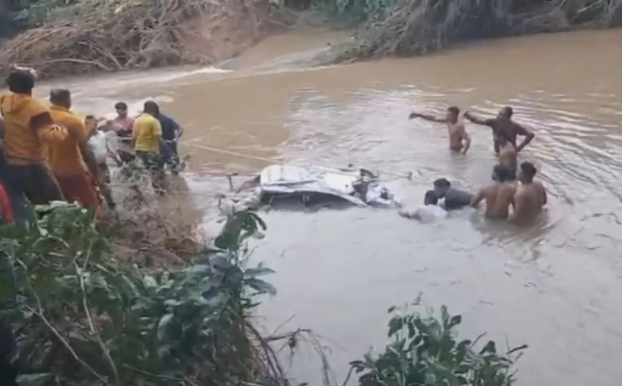 Car swept away in river recovered with body inside in Odisha