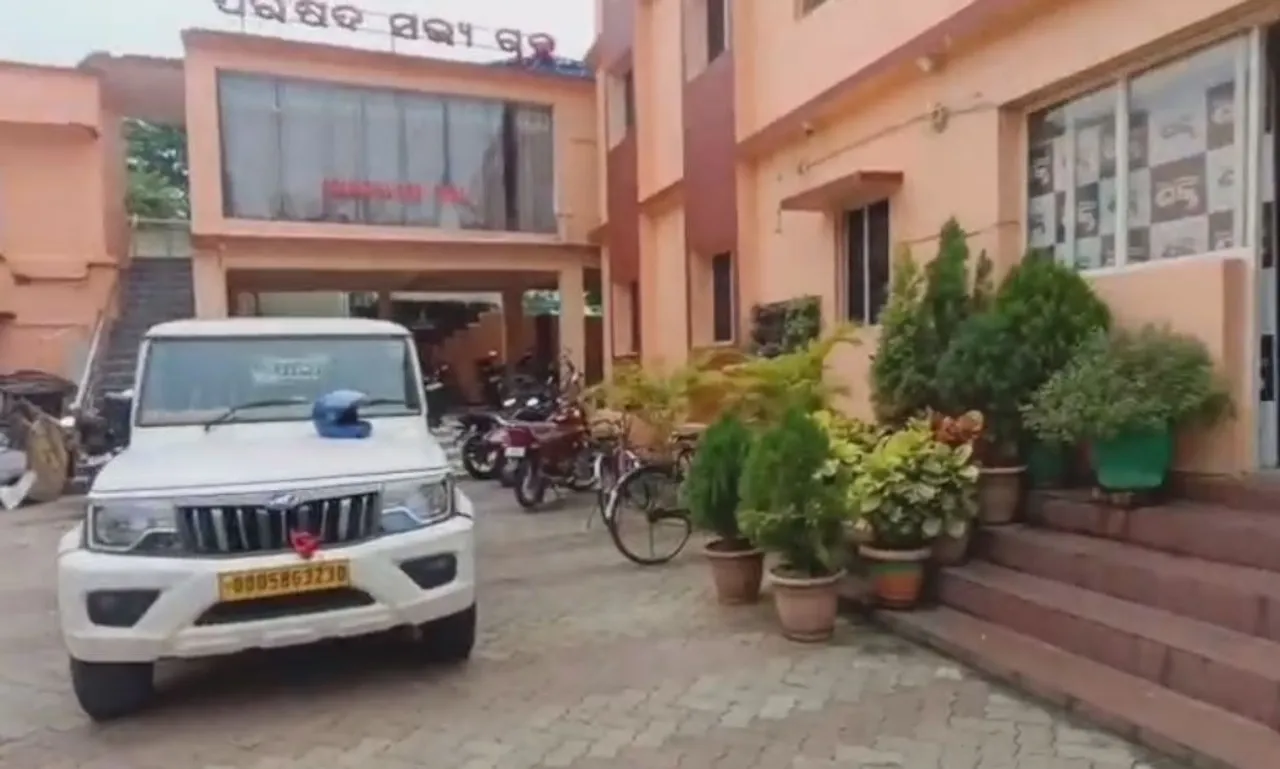 Odisha Vigilance nabs another OAS officer while accepting bribe to release arrears
