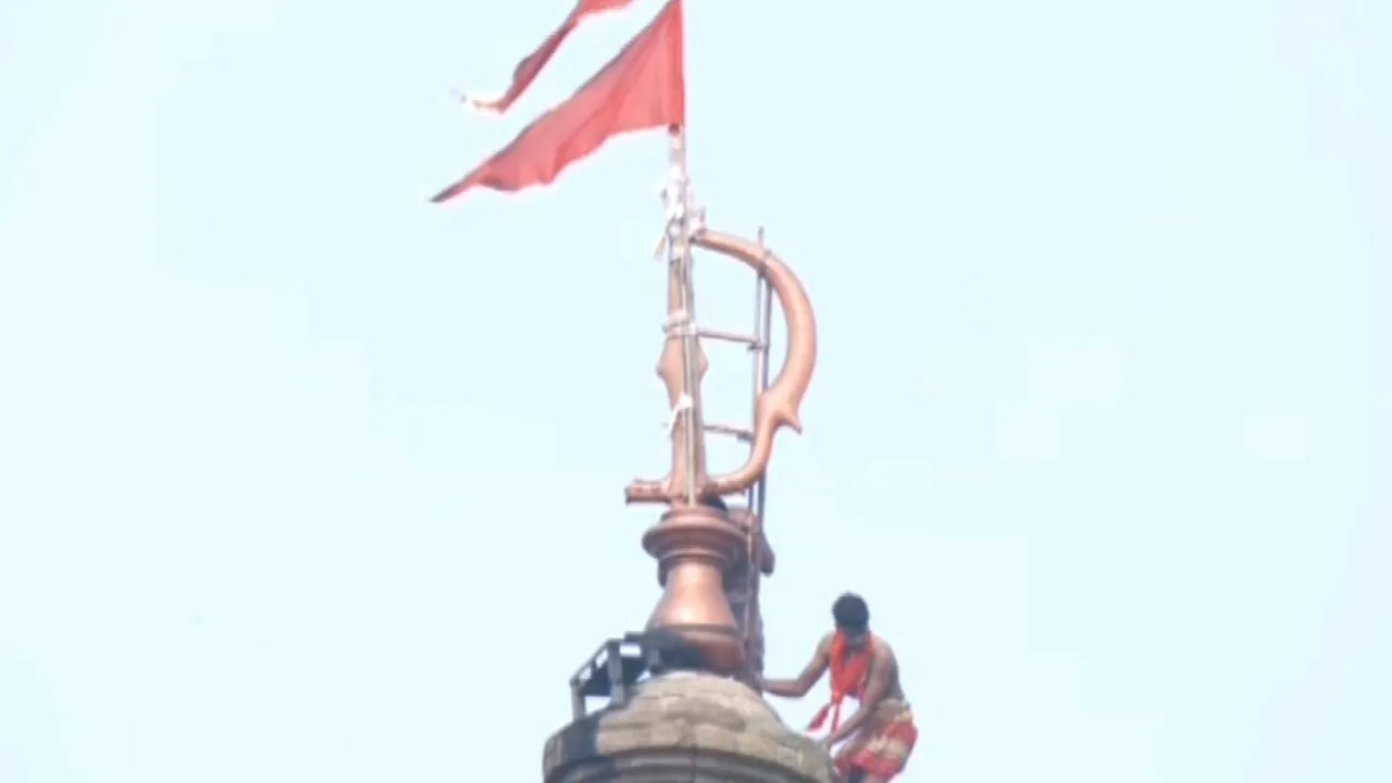 Lightning strike damages Lingaraj Temple flag, ASI team inspects site in Bhubaneswar