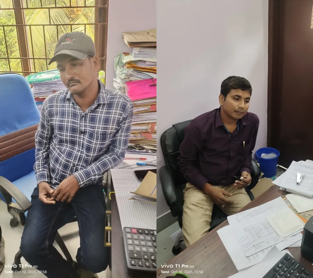 imgonline-comOdisha Municipality staff caught taking Rs 10,000 bribe by Odisha Vigilanceua-twotoone-XFl5NUmXVV