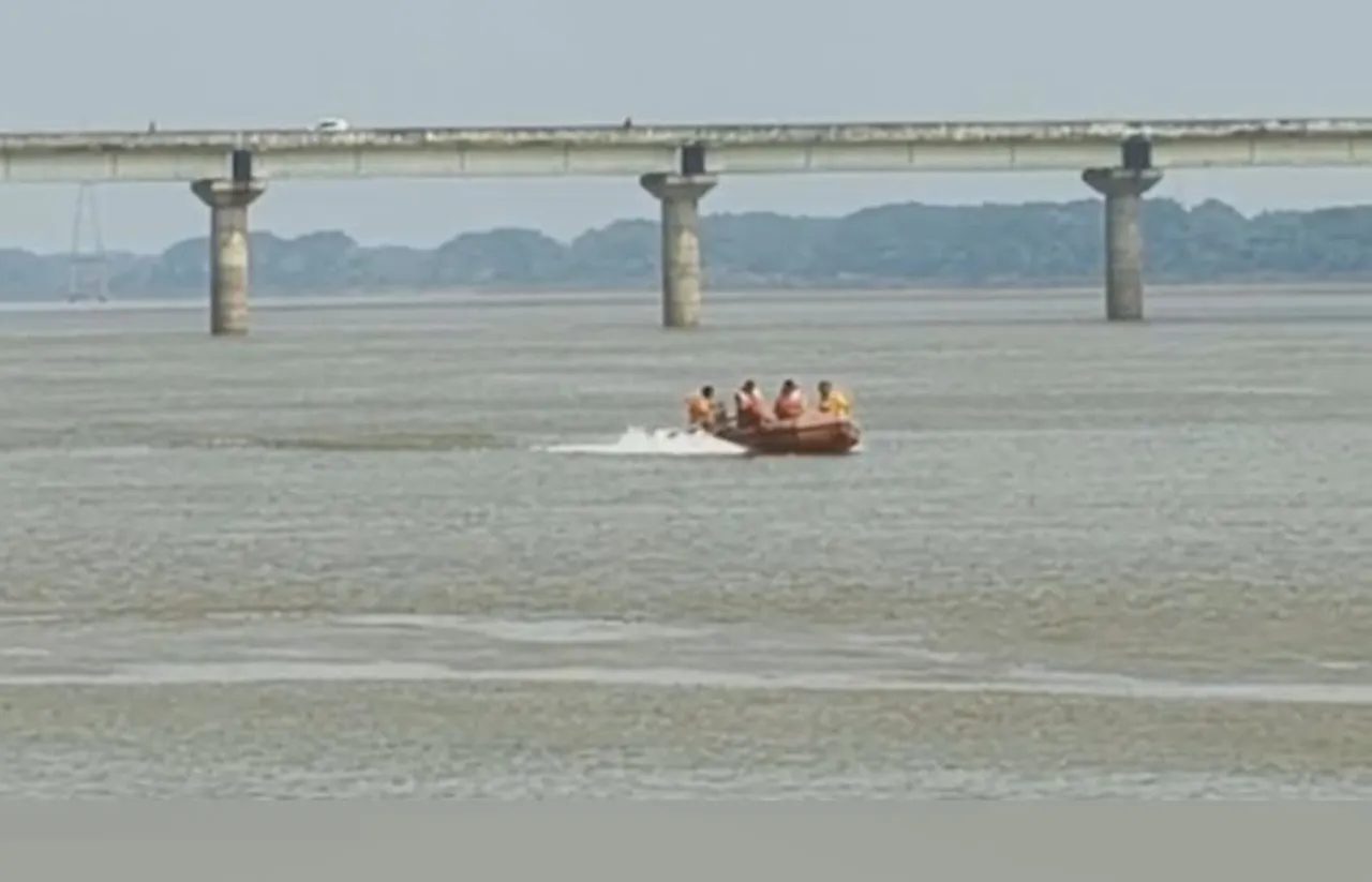 Tragedy in Cuttack: Two minor boys missing in Kathajodi river