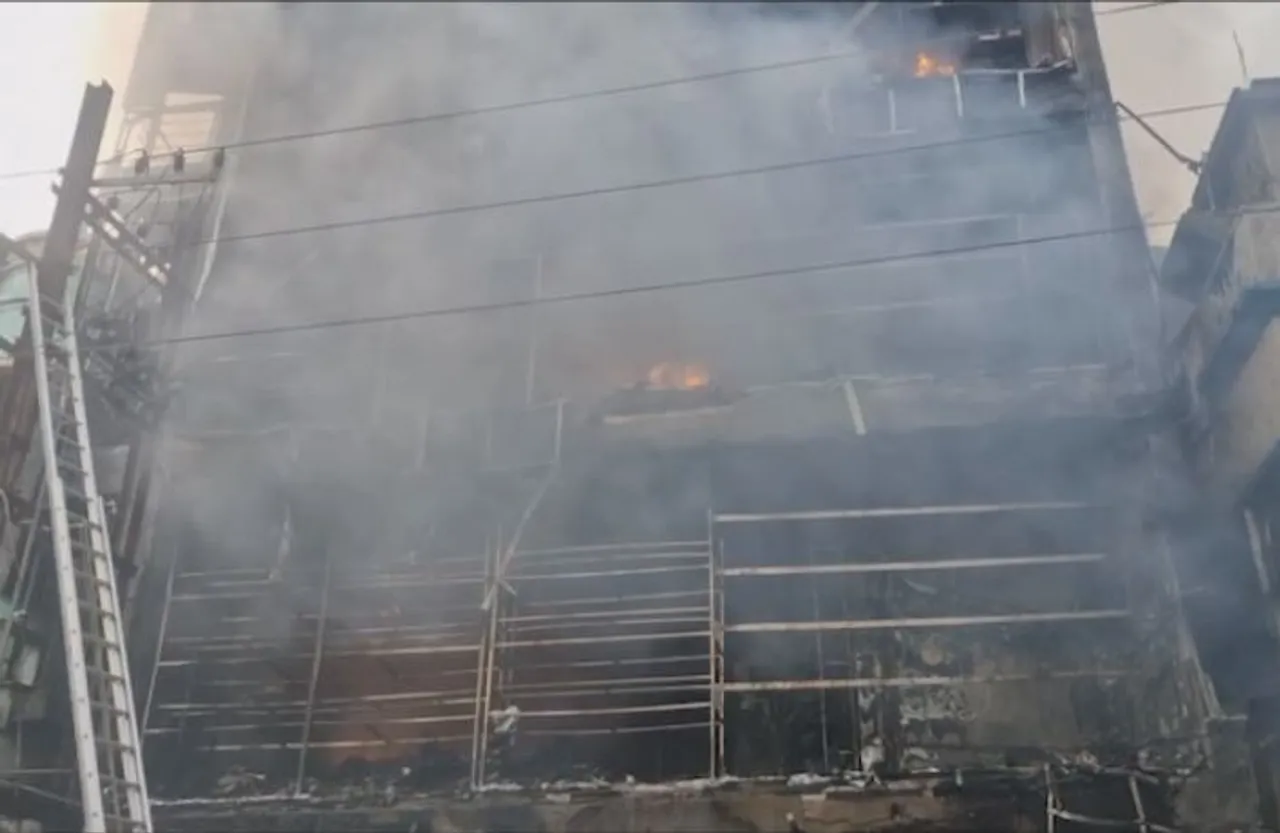 Massive fire destroys 4-storey commercial building in Balasore; loss estimated at Rs 5 Crore