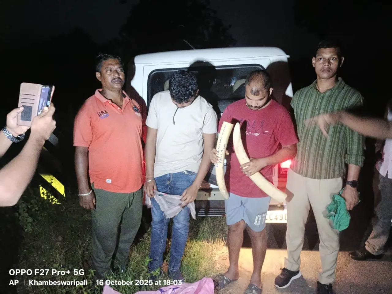 STF nabs two ivory traders, 5kg elephant tusks seized