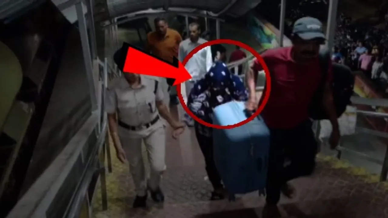 Railway police seize over 26 kg of ganja on Bhubaneswar–Delhi Rajdhani Express, 2 detained