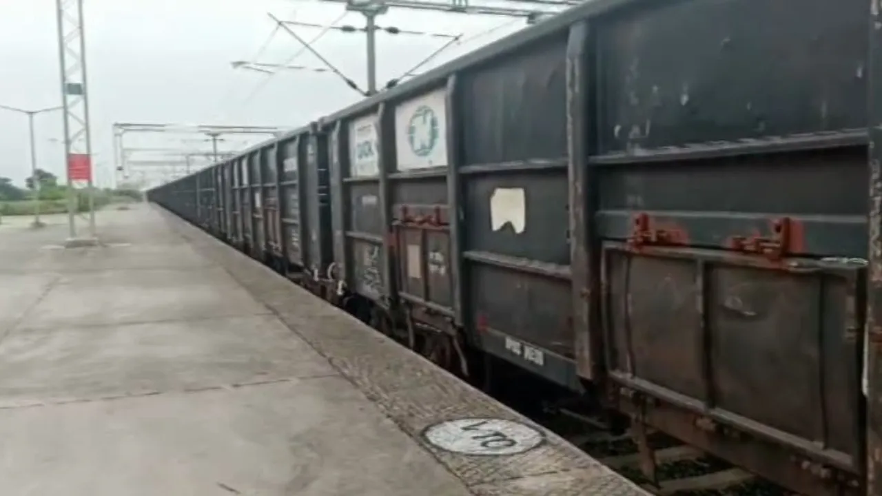 Elderly man dies after being hit by train in Odisha