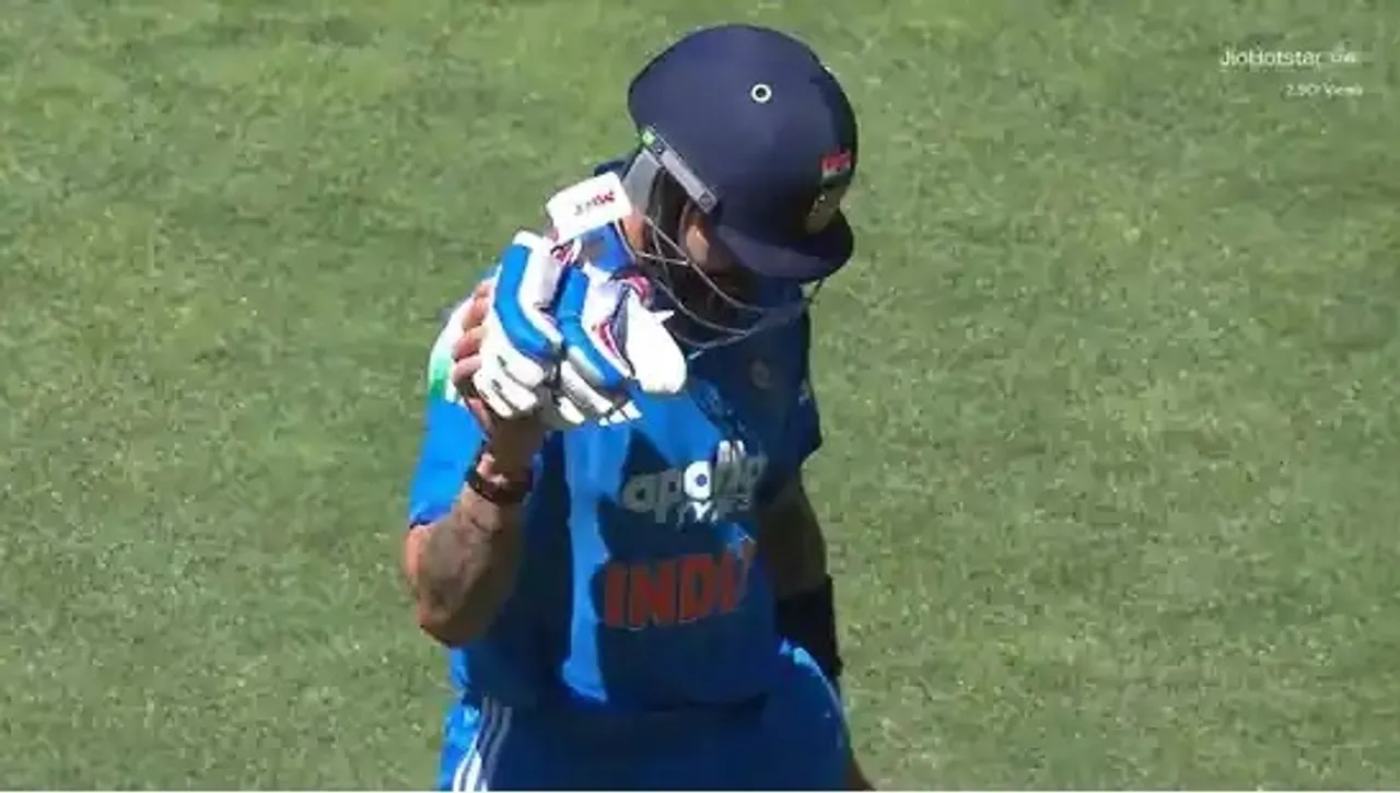 Virat Kohli waving goodbye to the Adelaide crowd