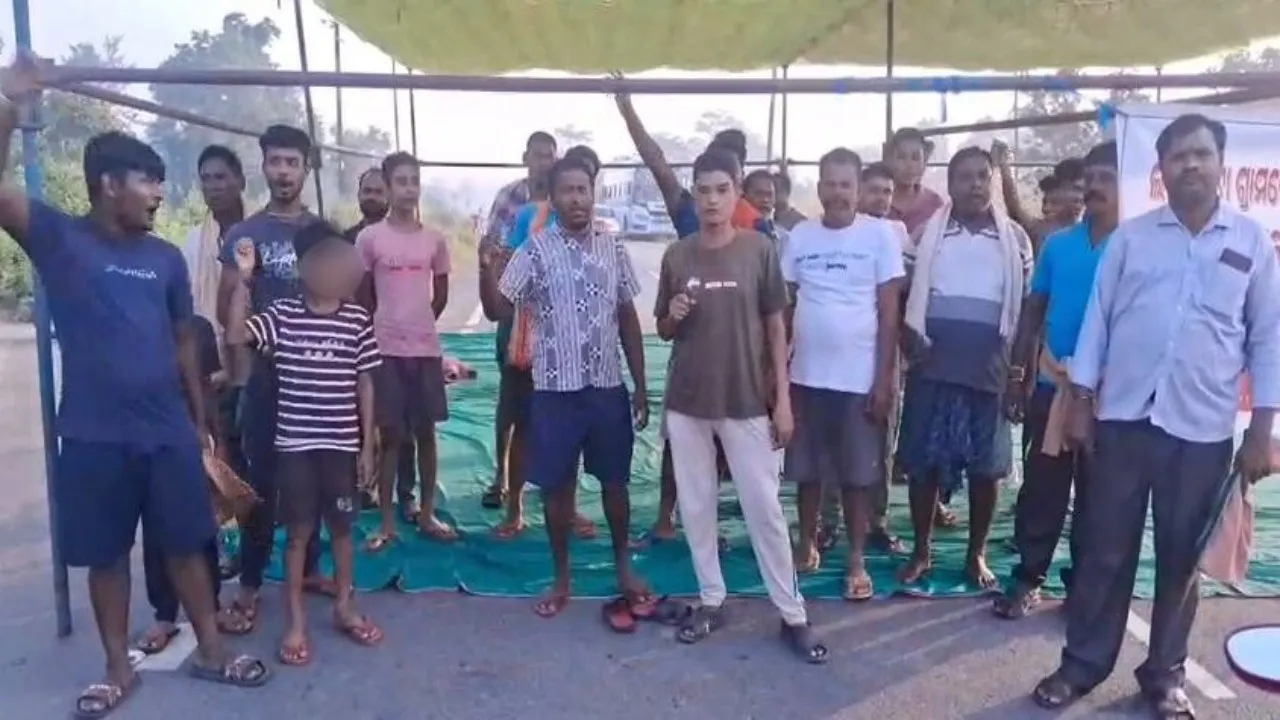 Villagers block NH-126 during 12-hour bandh to protest rice mill construction in Sonepur