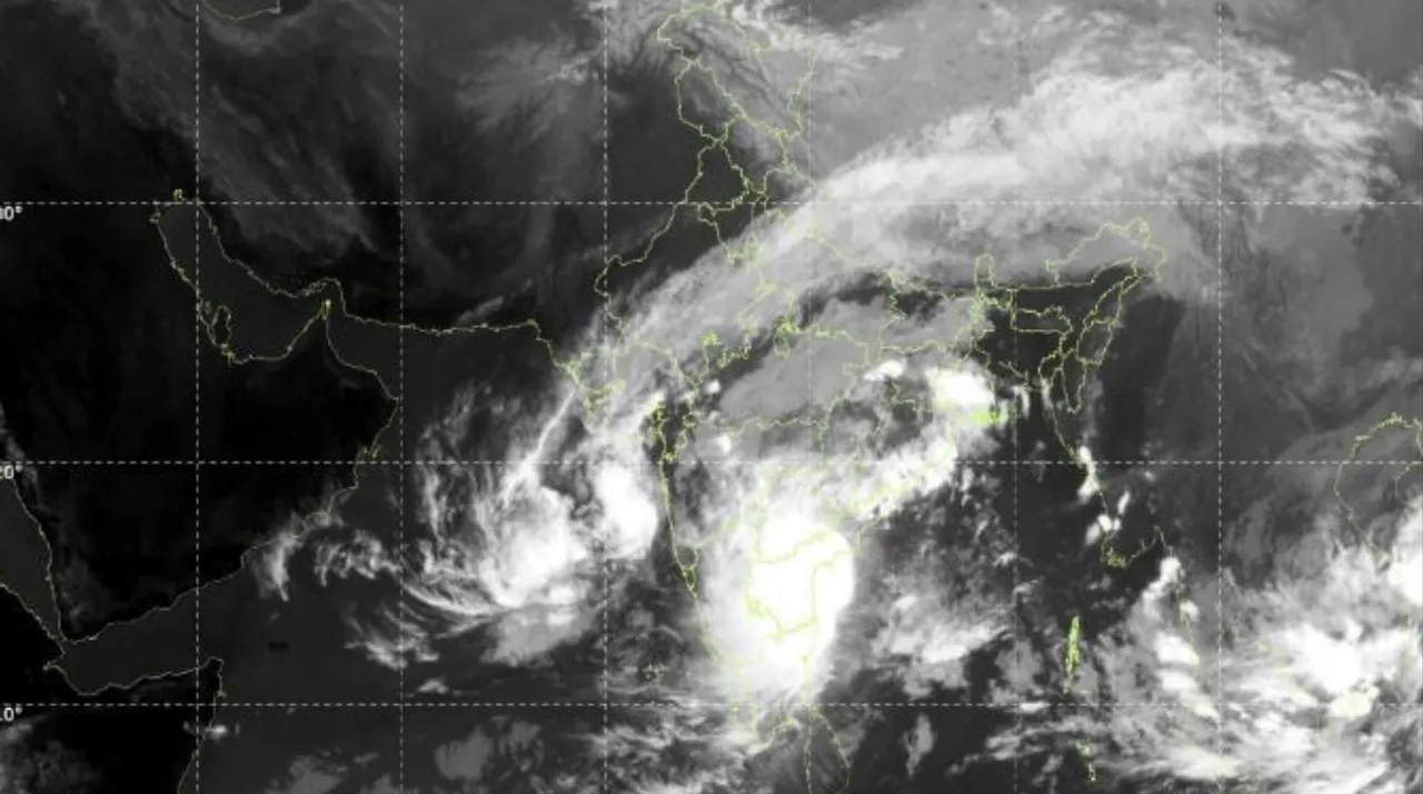 Cyclone Montha landfall begins