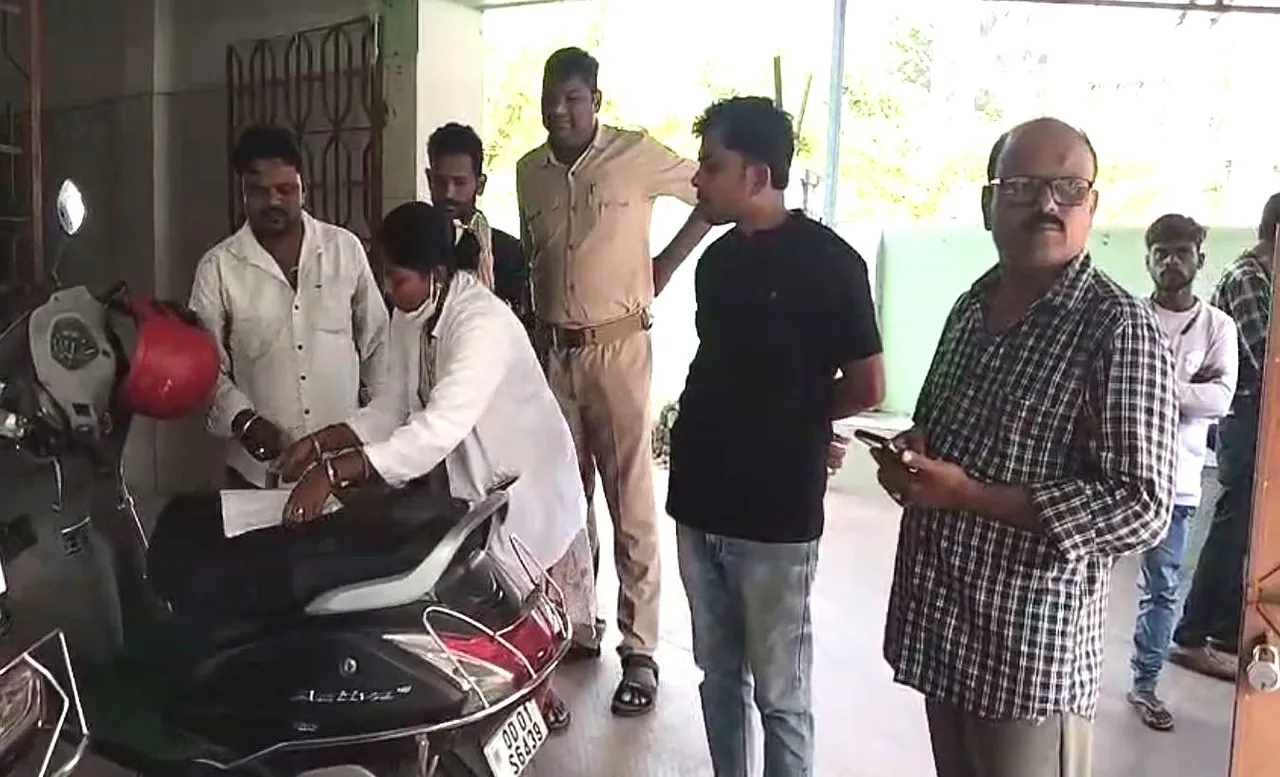 Odisha youth drowns during Kartika Purnima rituals; family donates his eyes