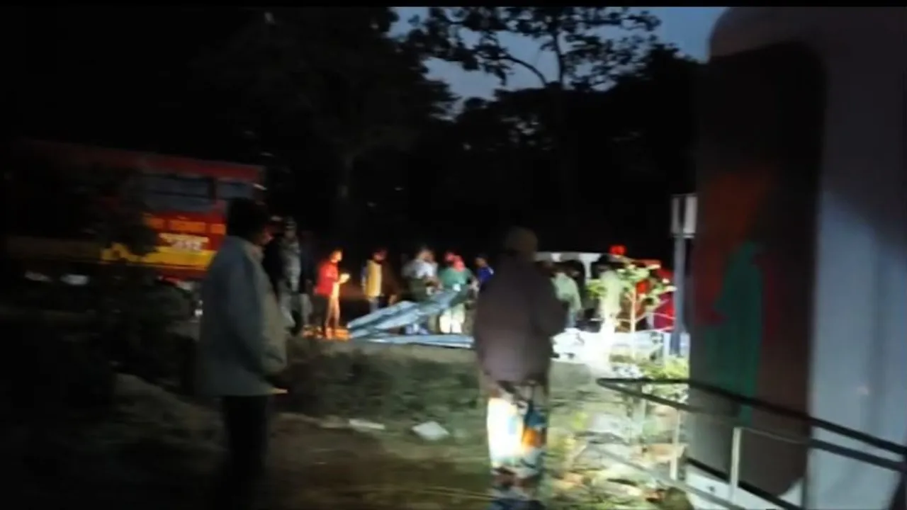 One dead, over 15 injured as Bargarh-Berhampur bus overturns on Kalinga ghat