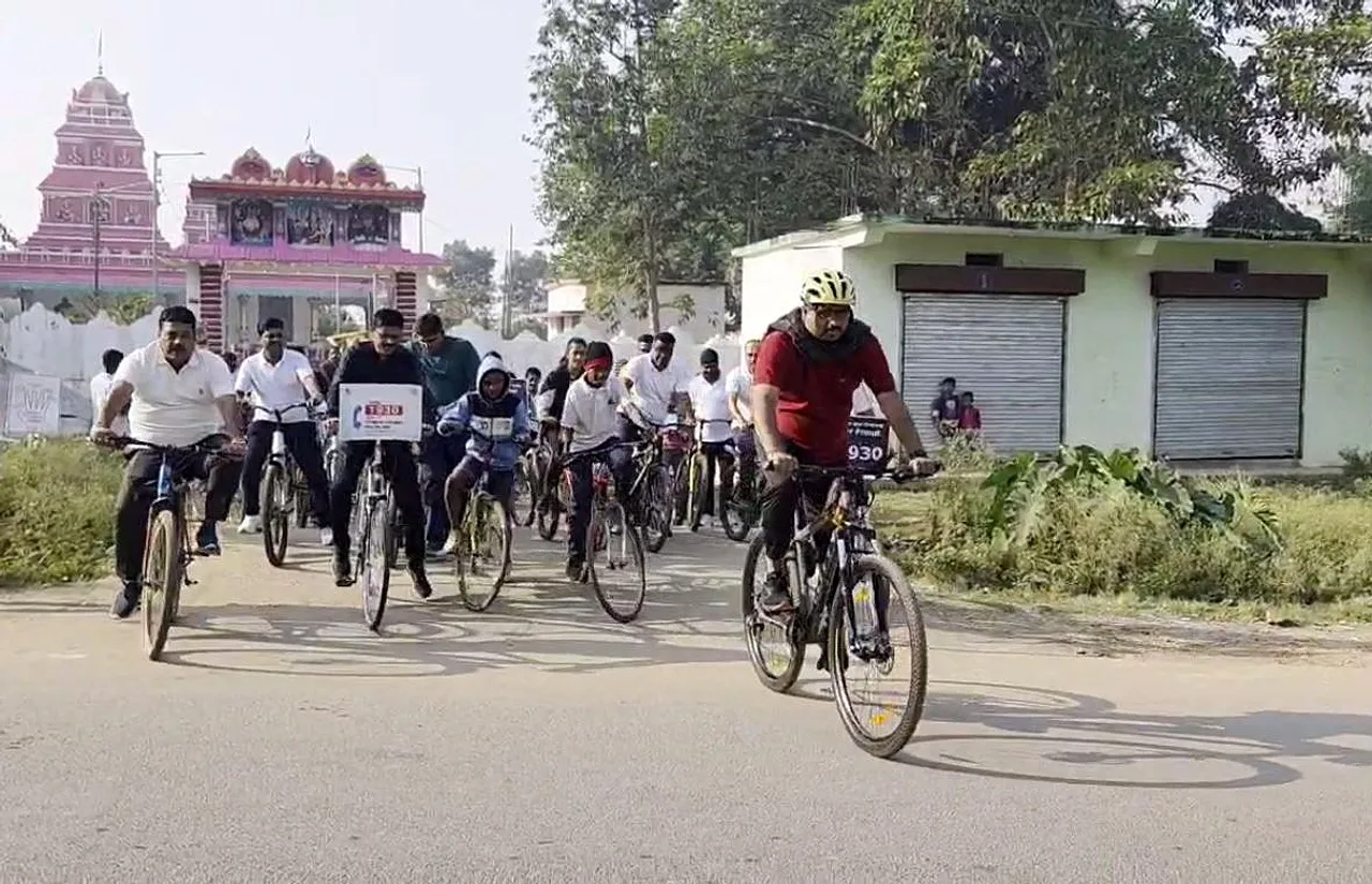 Odisha SP cycles through town to raise cybercrime awareness