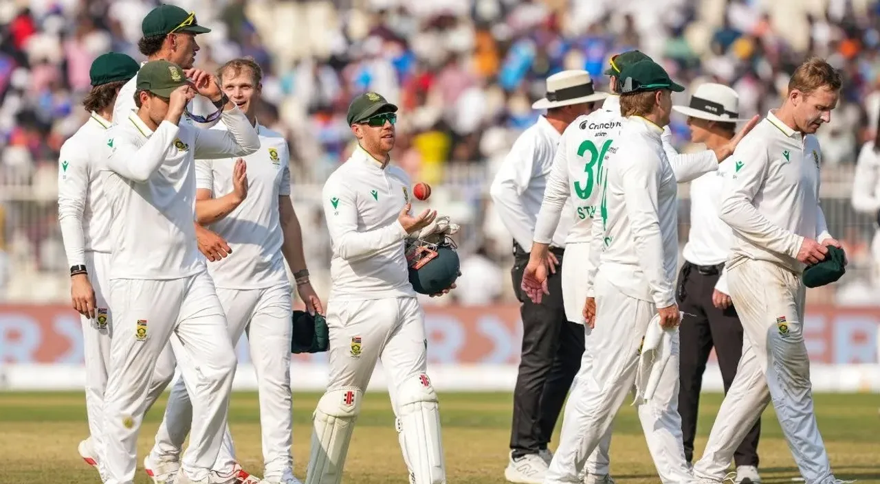 South Africa players after scripting victoryb against India