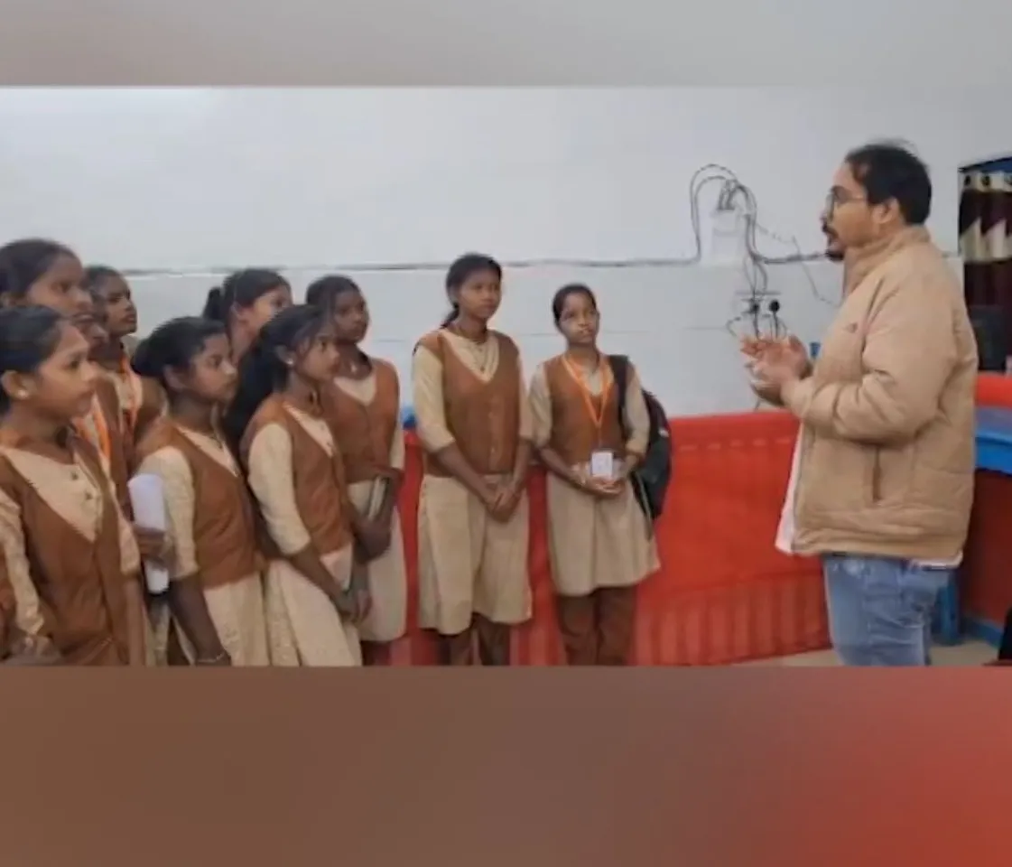 Mayurbhanj students approach Sub Collector over irregular English classes ahead of Matric exam