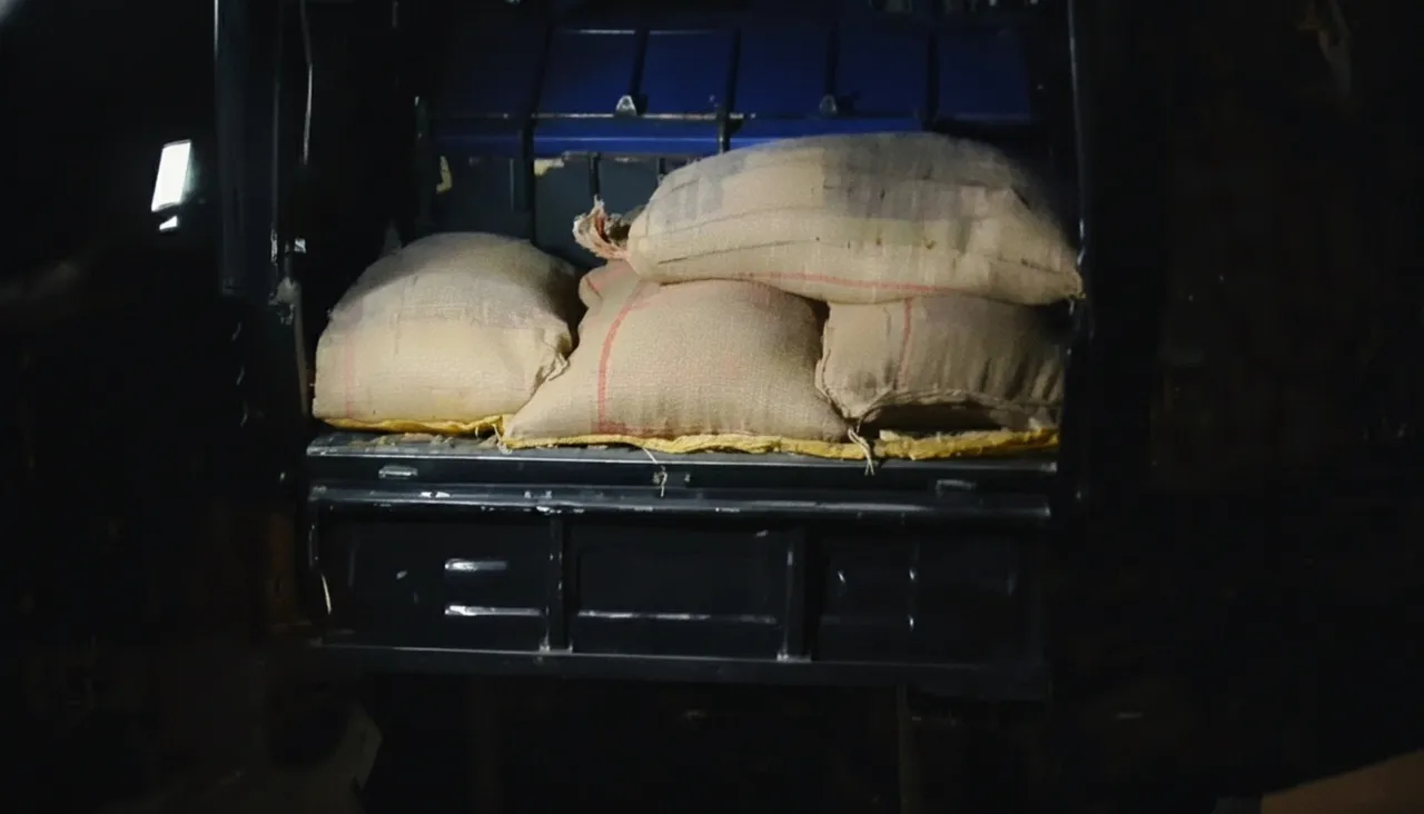 Villagers catch school headmaster allegedly diverting mid-day meal rice in Kandhamal