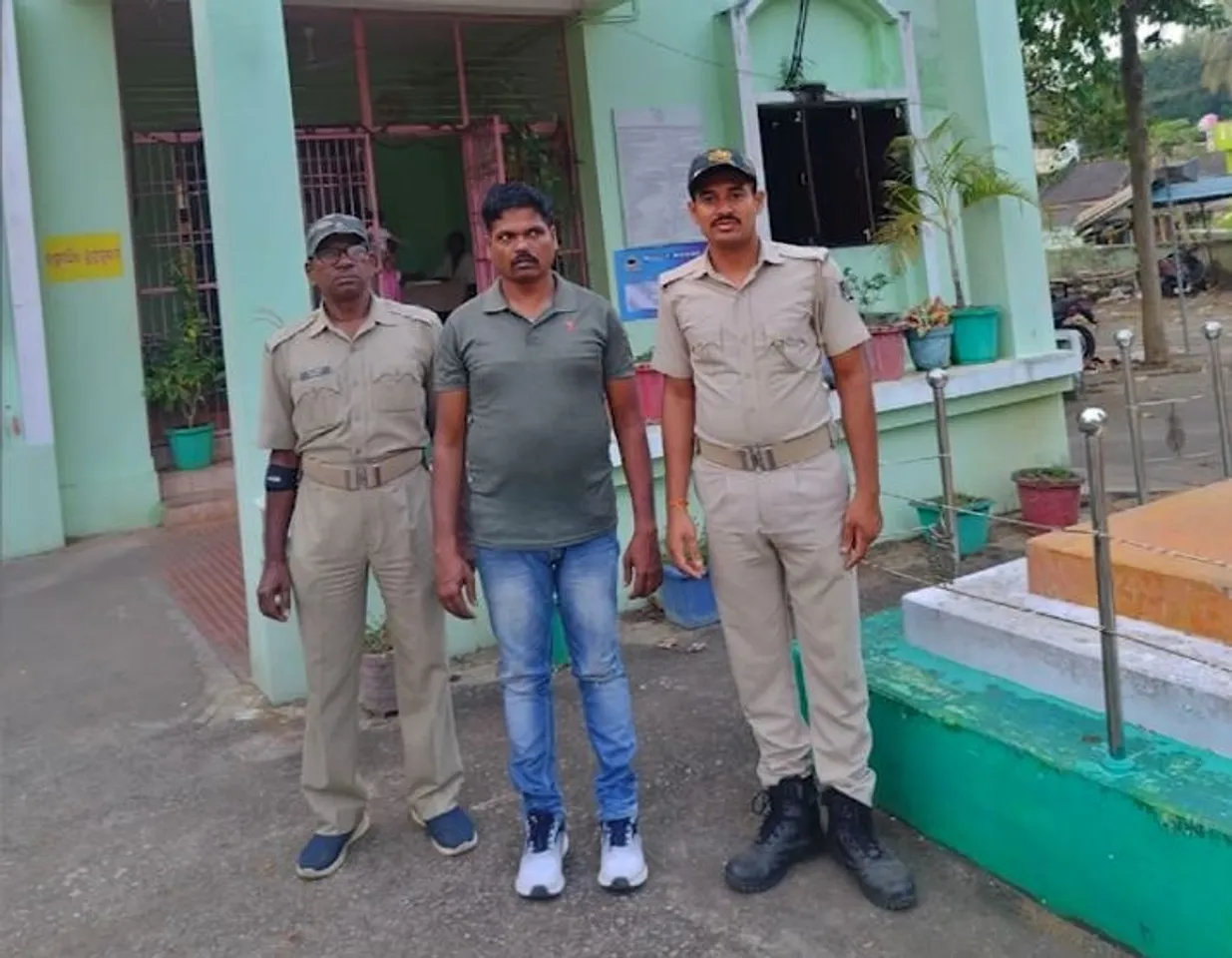 Man extorts money impersonating as police constable in Berhampur, arrested