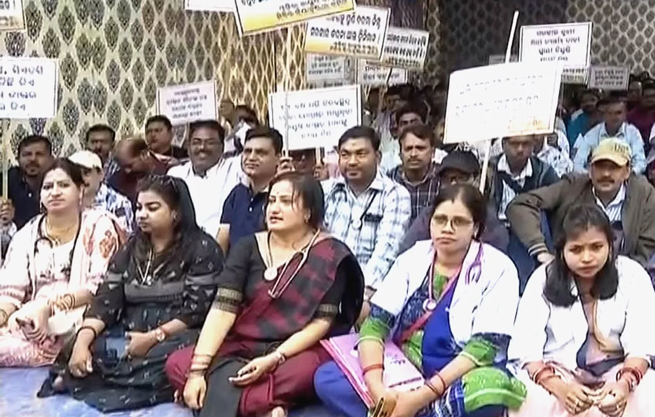 AYUSH doctors stage sit-in protest over 10-point charter of demands in Bhubaneswar