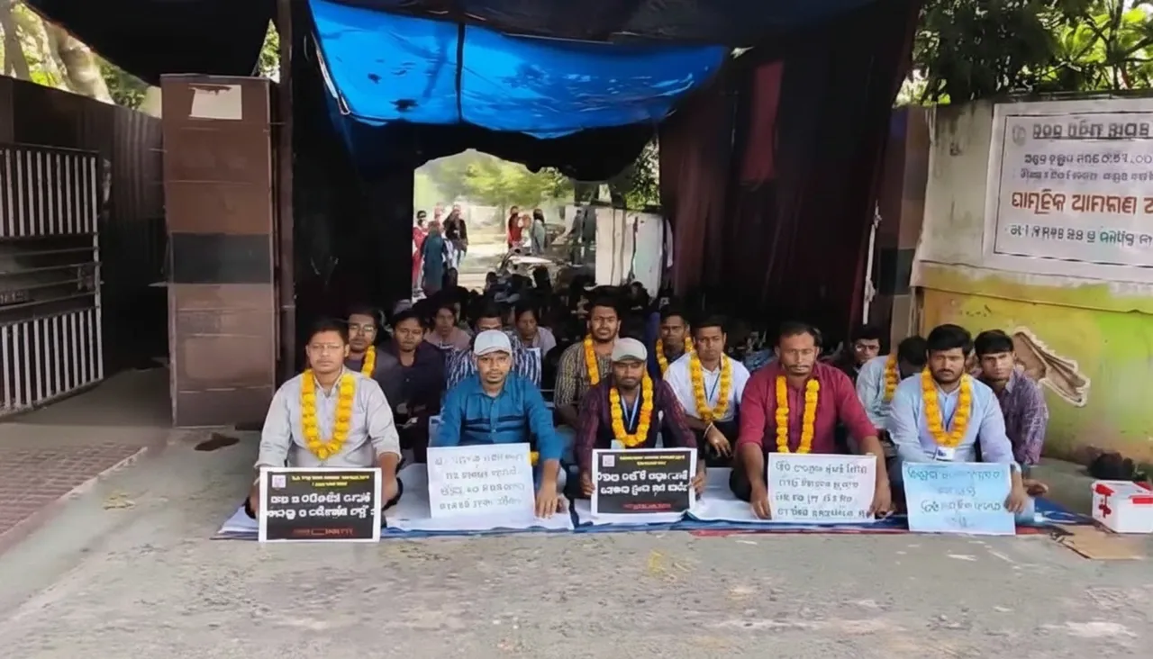 Students of Gopabandhu Ayurvedic College launch indefinite hunger strike over long-pending demands