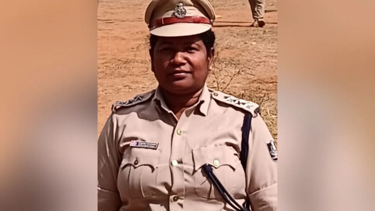 Odisha Police IIC caught red-handed by Vigilance for accepting Rs 20,000 bribe to submit case diary