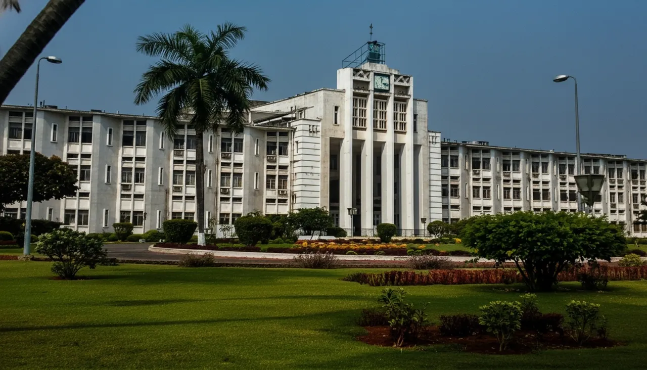 Odisha govt effects minor reshuffle in OAS cadre