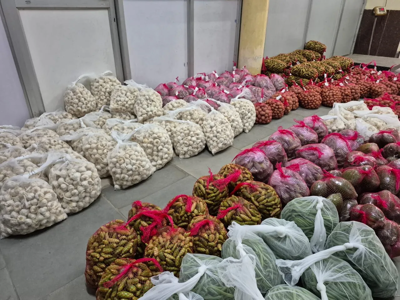 Odisha farmers mark first-ever export of garlic, French beans to Dubai via Bhubaneswar airport