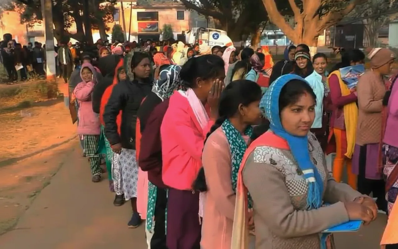 Job crisis in Odisha: Graduates, Postgraduates chase Class-5 Home Guard jobs in Jharsuguda