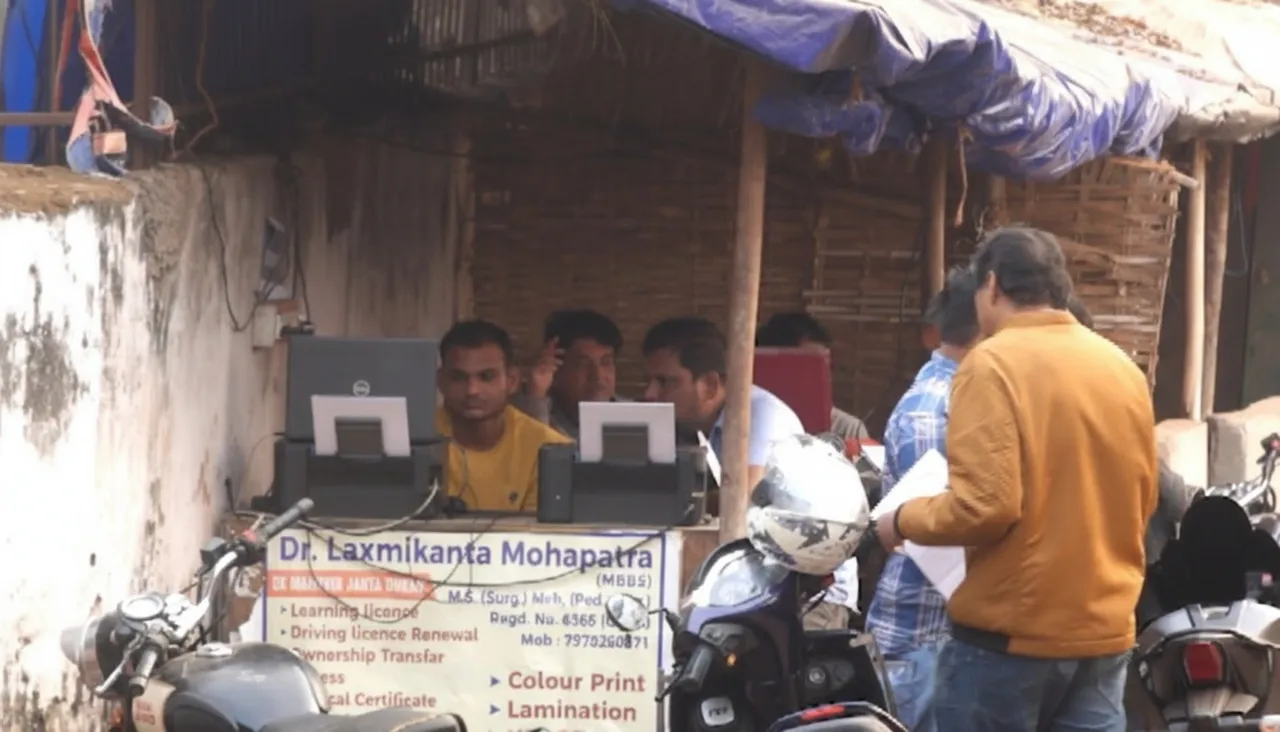 Online services in Bhubaneswar RTOs a massive failure! Brokers continue to exploit public