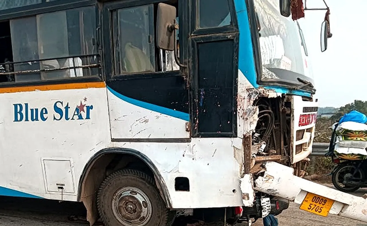 3 dead in road mishap as private bus collides head-on with bike in Odisha