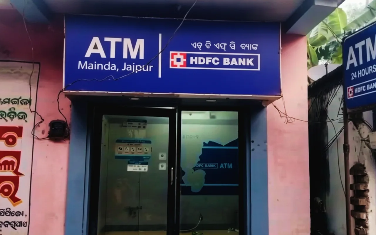 Miscreants loot cash after ransacking HDFC Bank ATM in Odisha’s Jajpur