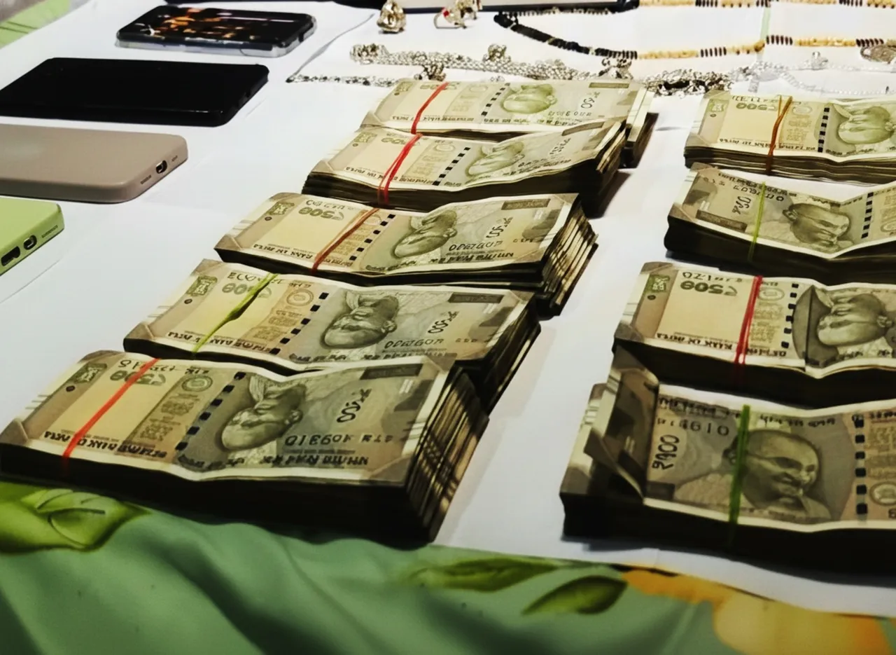 Cuttack IIC arrested by Vigilance, Rs 5L cash recovered