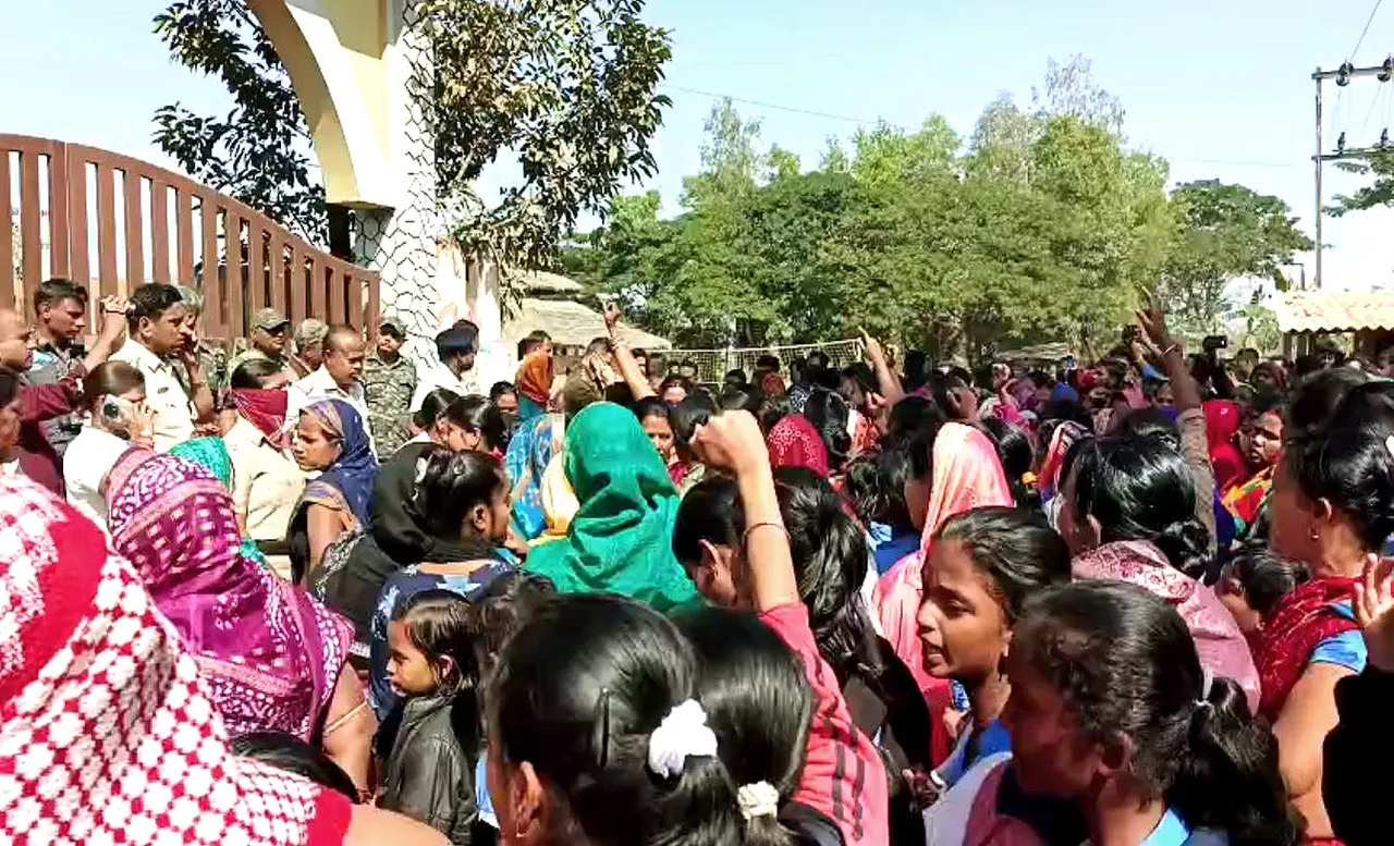 Police-public clash in Odisha over underpass demand; Section 163 imposed