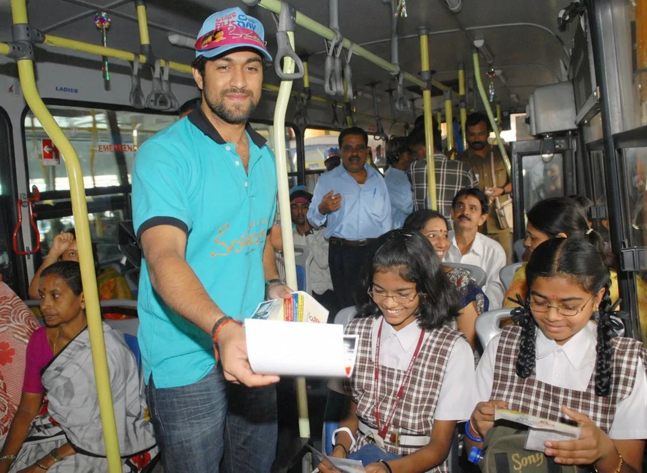 ‘Toxic’ star Yash’s throwback pic distributing movie pamphlets in public buses goes viral